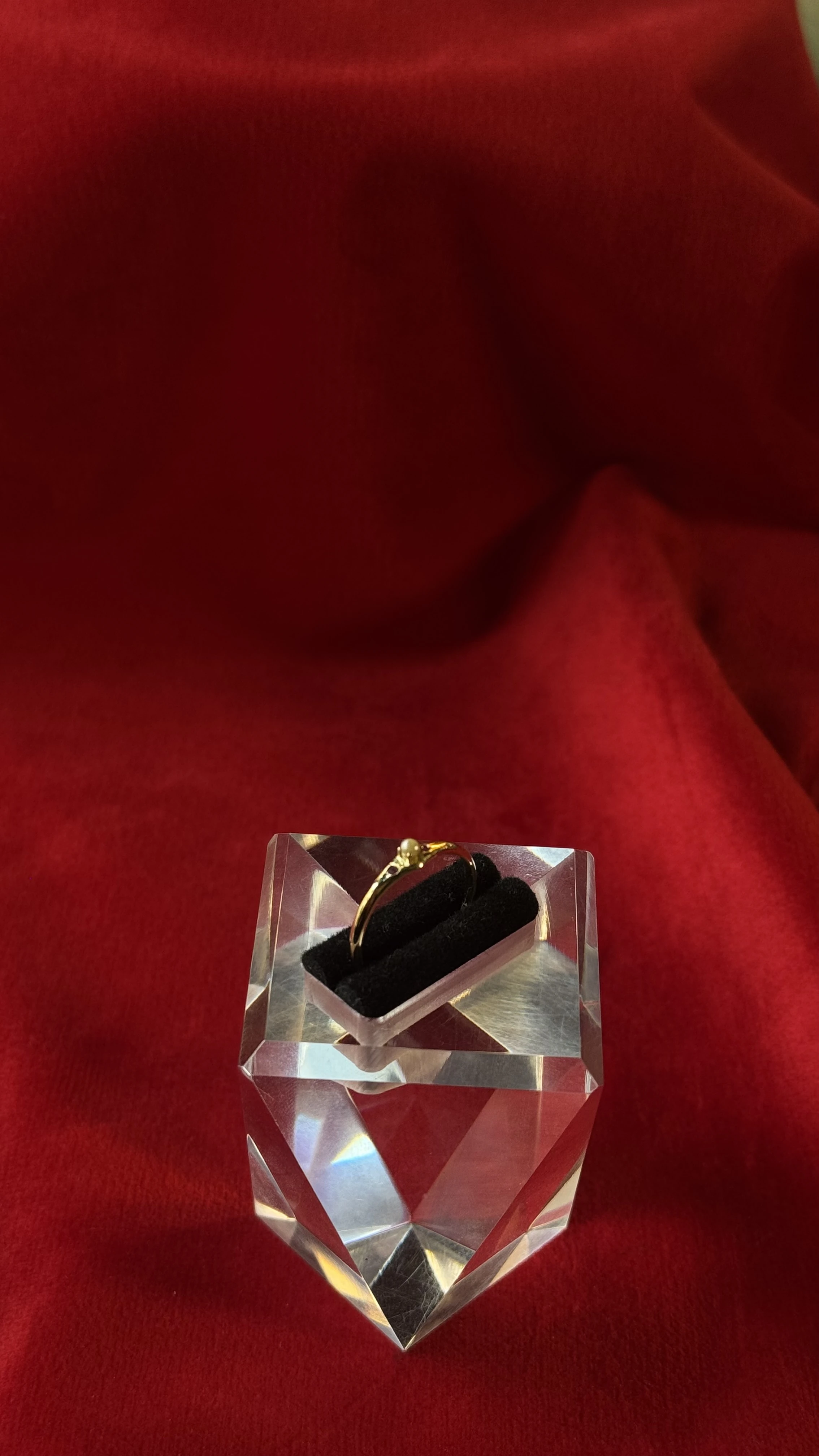 خاتم اللؤلؤة الواحدة مع حجر الياقوت size 7